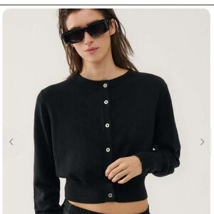Silk Laundry Black Cropped Cardigan in size Large